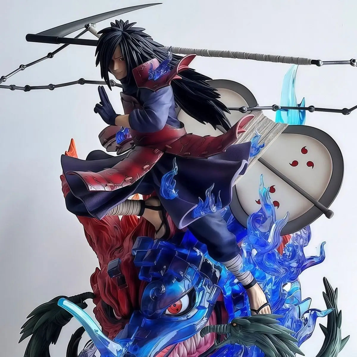 Naruto: Uchiha Madara LED Figura grande [35cm]