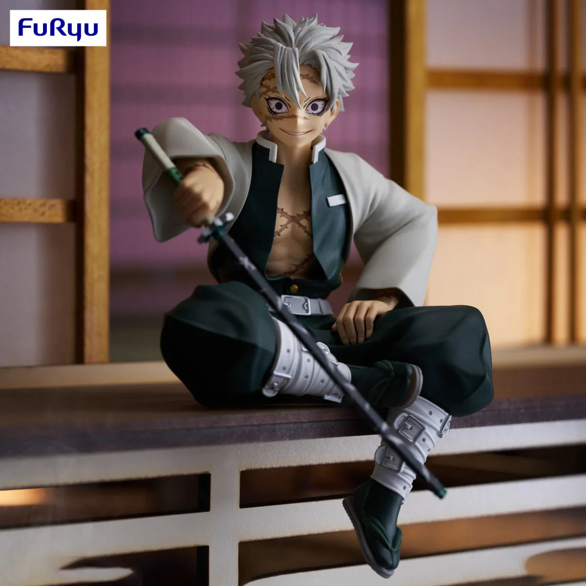 Kimetsu no Yaiba: Shinazugawa Sanemi Figura Sentado [15cm]