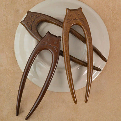 Horquilla de Madera: El Espíritu del Gato Guardián