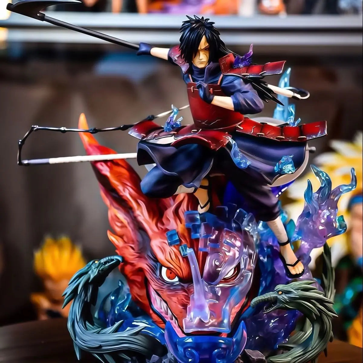 Naruto: Uchiha Madara LED Figura grande [35cm]