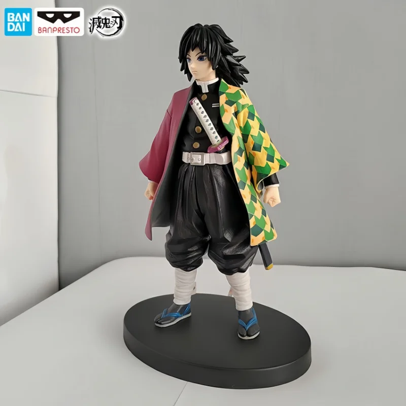 Kimetsu no Yaiba: Tomioka Giyuu Figura [15cm]