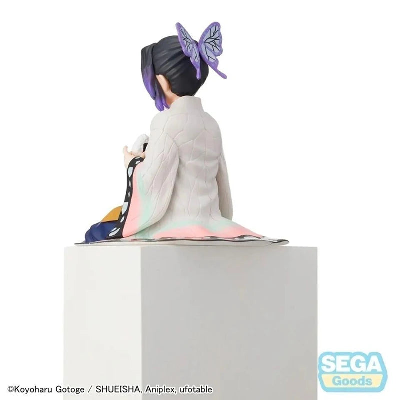 Kimetsu no Yaiba: Shinobu Kocho Figura Sentada [15cm]